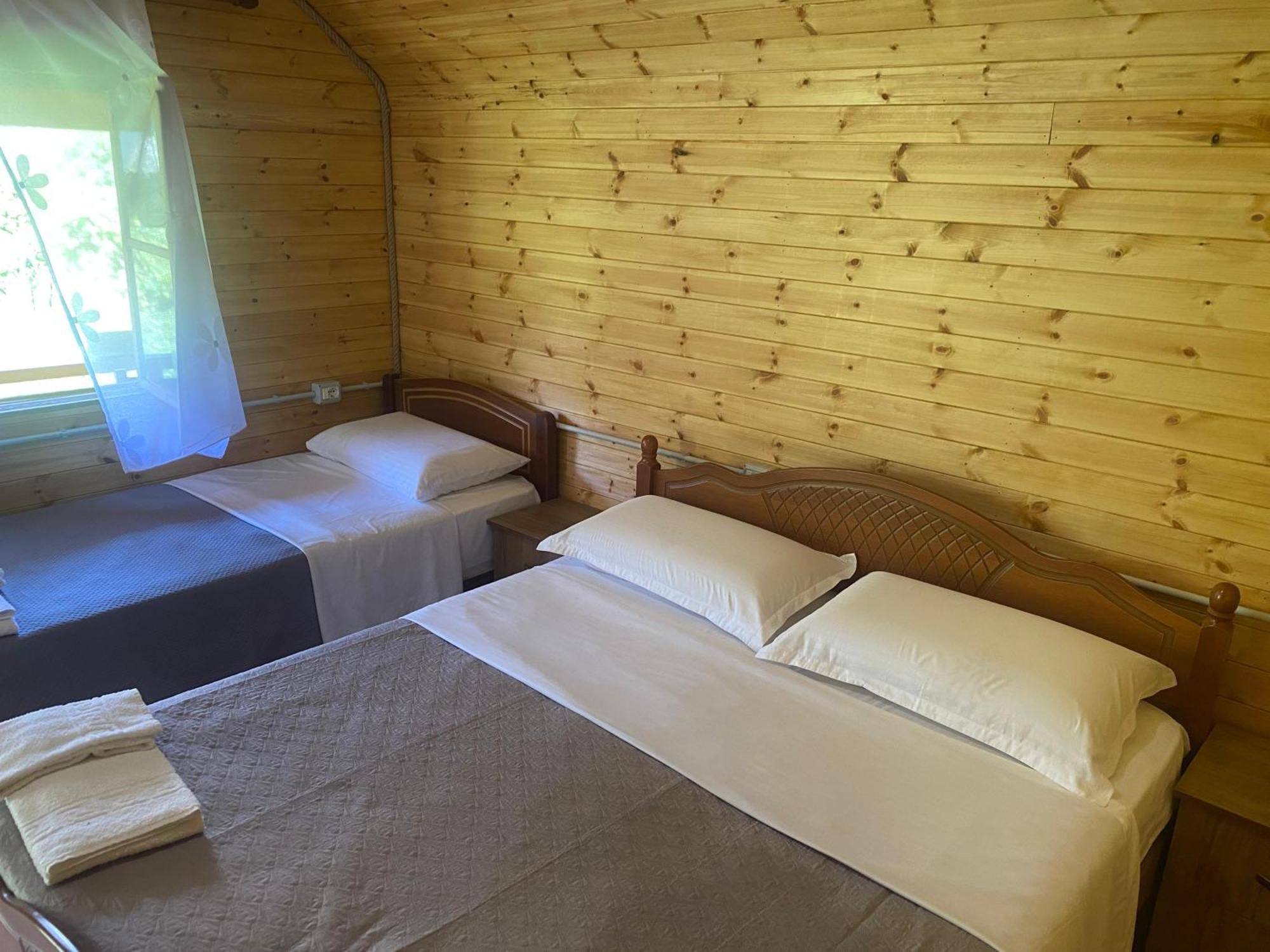 Bujtina Shkambi Hotel Тет Екстериор снимка