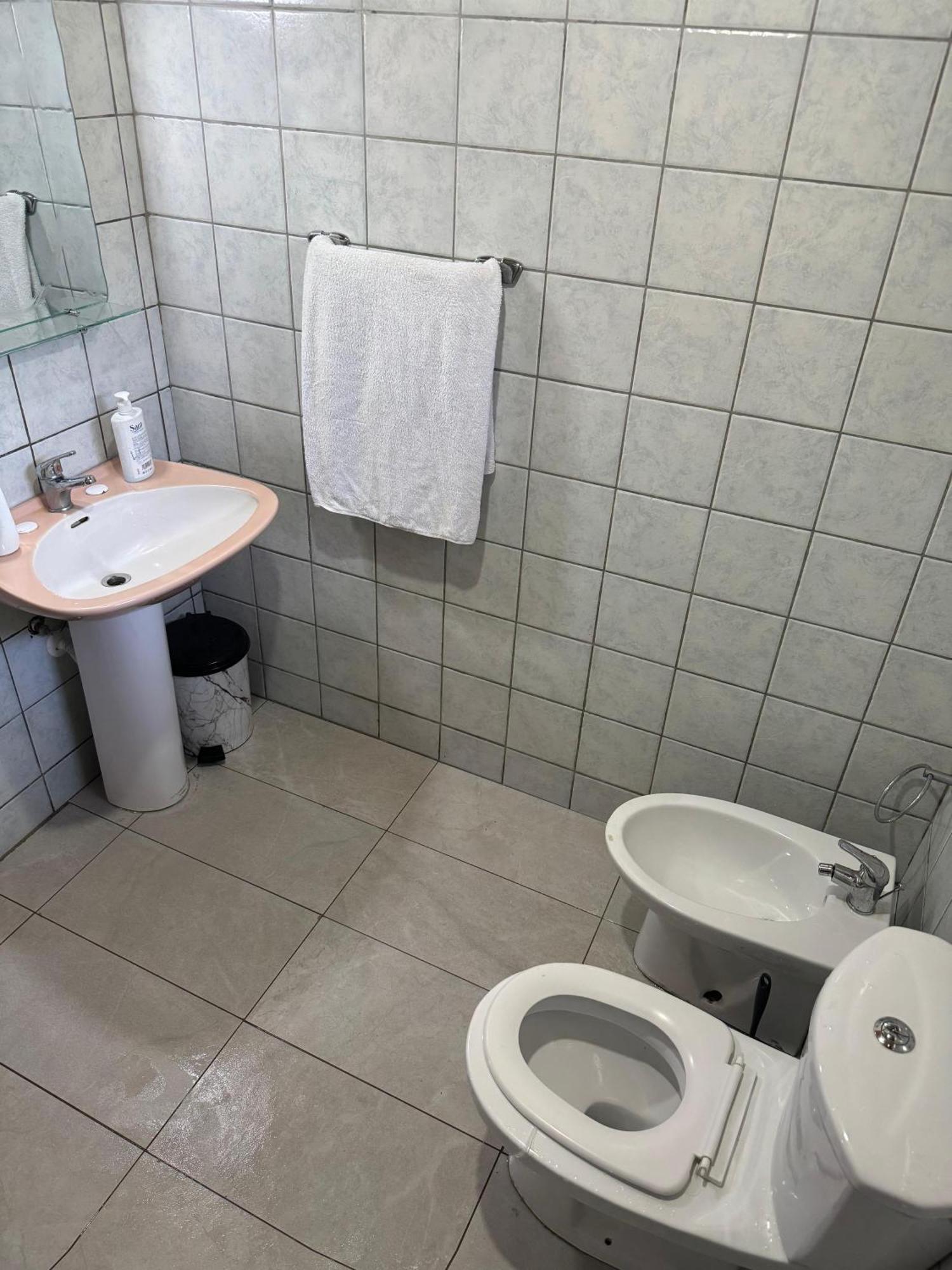 Bujtina Shkambi Hotel Тет Екстериор снимка