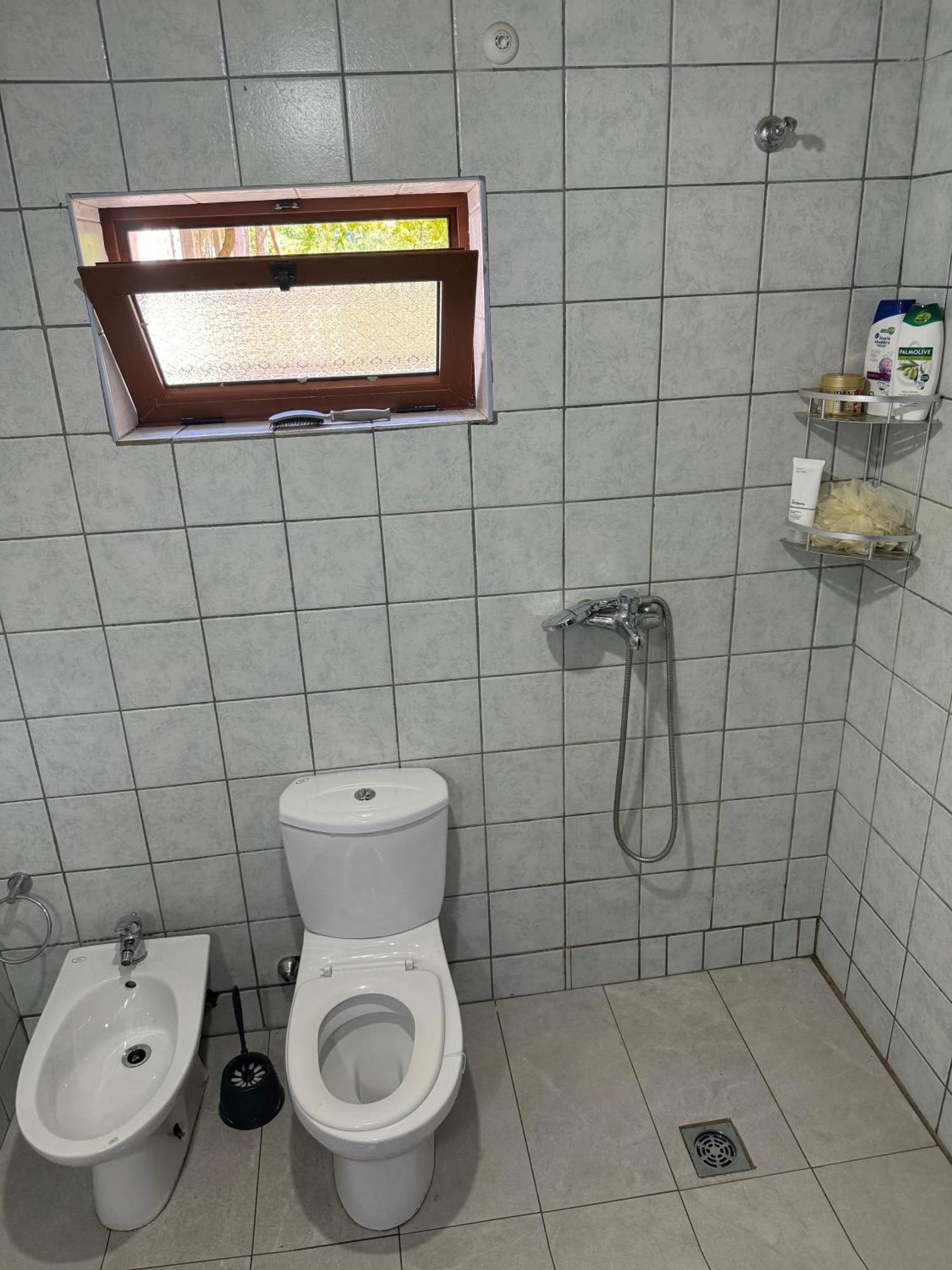 Bujtina Shkambi Hotel Тет Екстериор снимка
