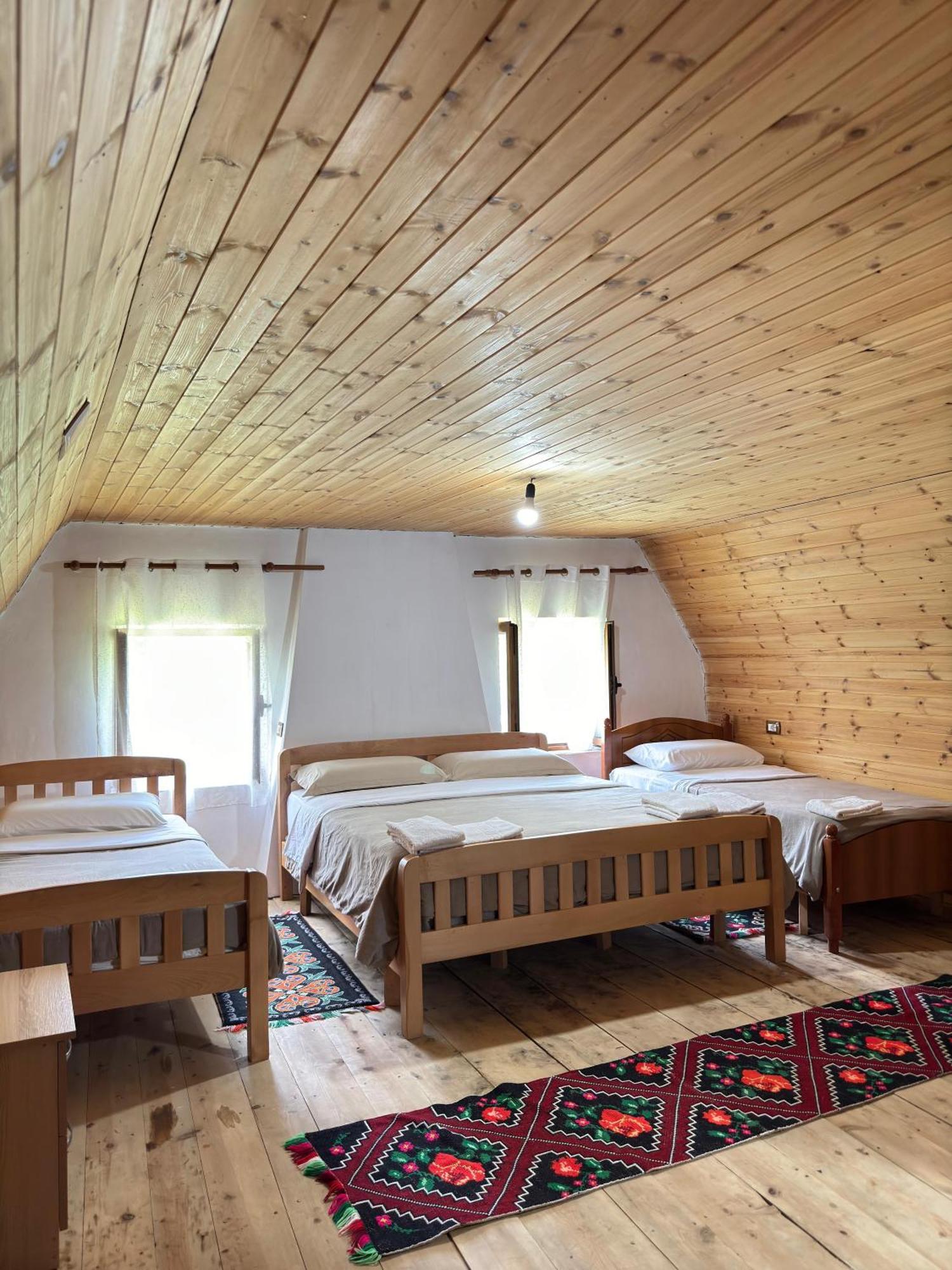 Bujtina Shkambi Hotel Тет Екстериор снимка