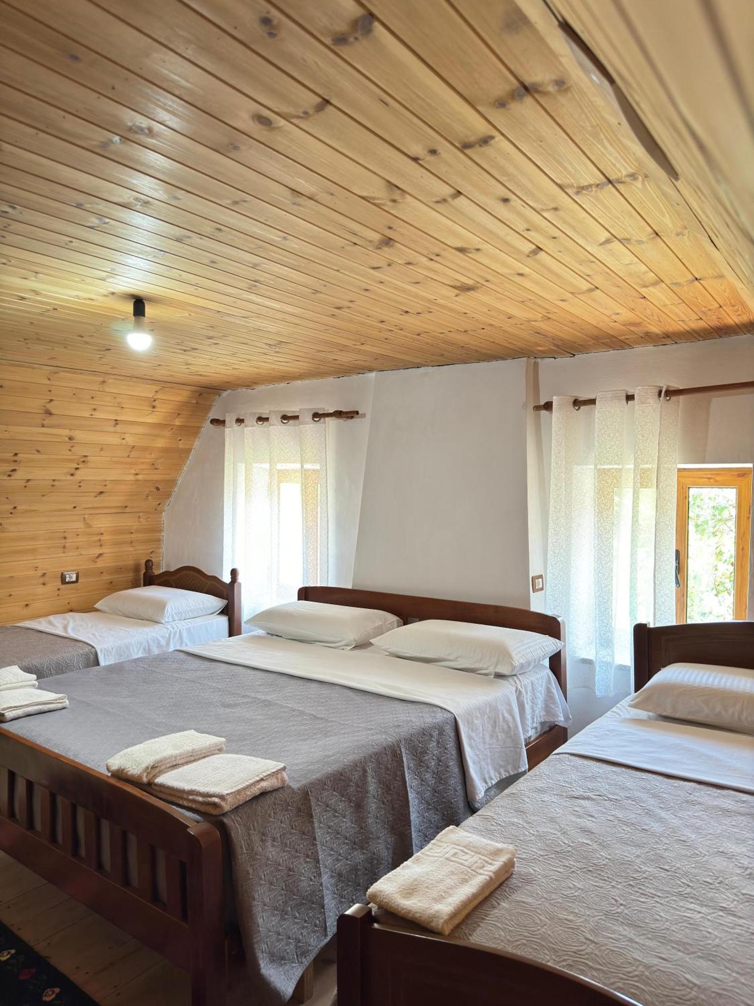 Bujtina Shkambi Hotel Тет Екстериор снимка